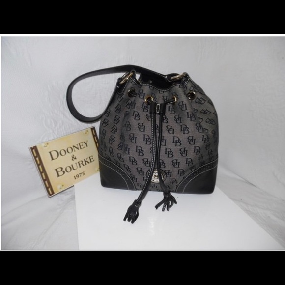 Dooney & Bourke Handbags - Authentic Dooney & Bourke bag